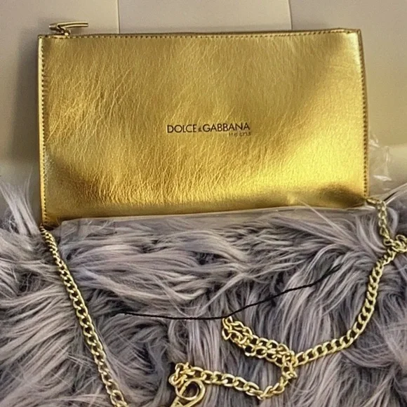 Dolce & Gabbana the one Shimmering Gold Clutch with gold chain strap NEW - Picture 2 of 5